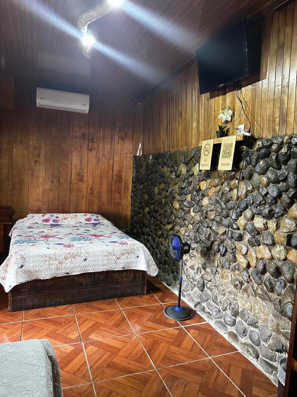 Hostel Rustico Marabi Tárcoles Eksteriør billede