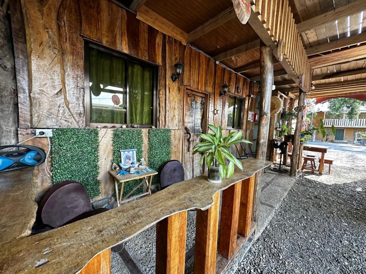 Hostel Rustico Marabi Tárcoles Eksteriør billede