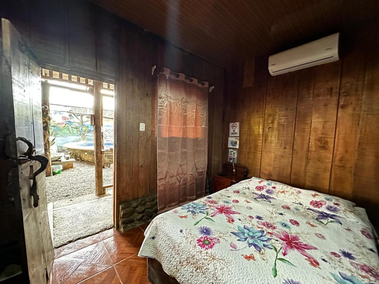 Hostel Rustico Marabi Tárcoles Eksteriør billede