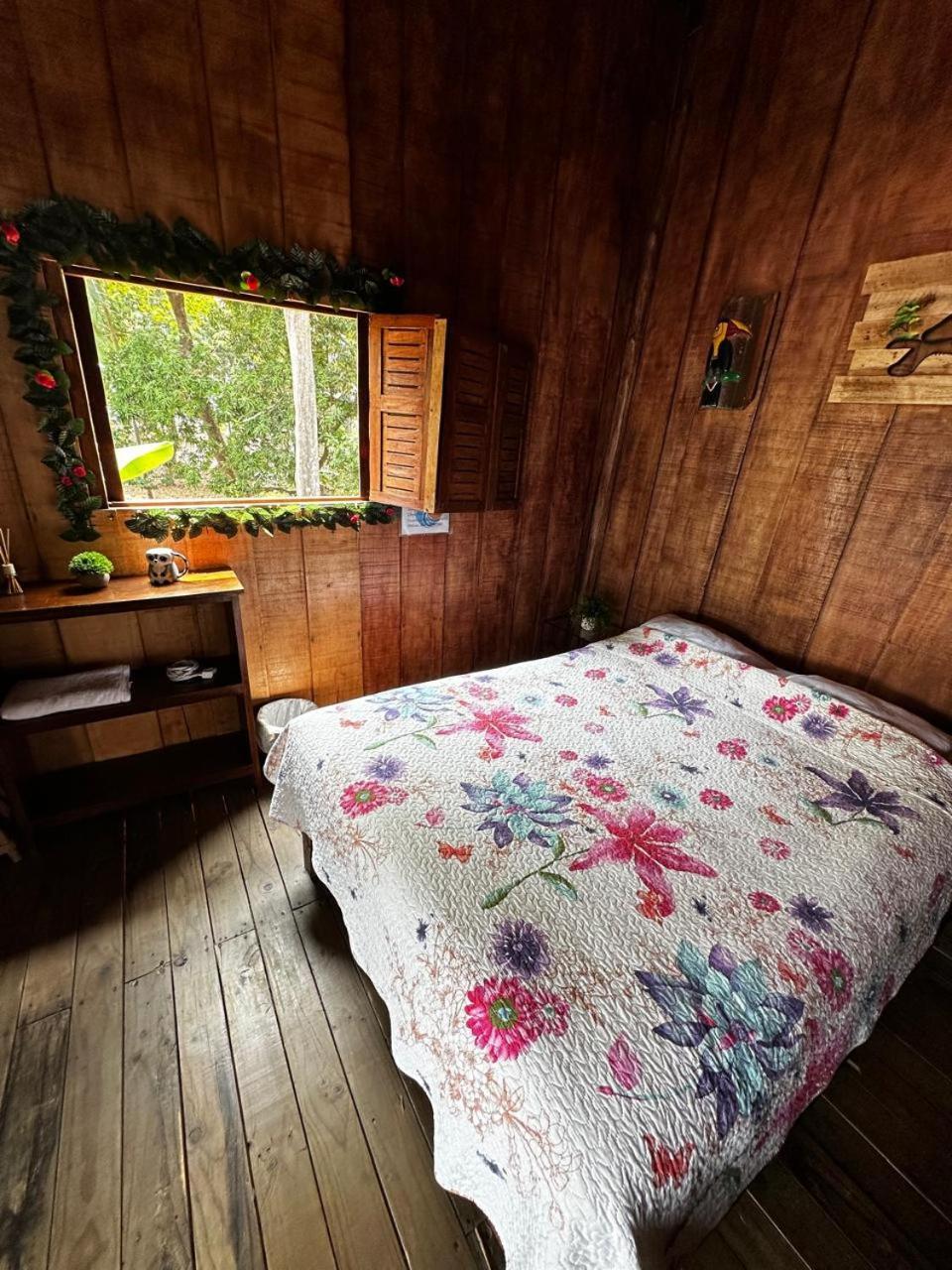 Hostel Rustico Marabi Tárcoles Eksteriør billede